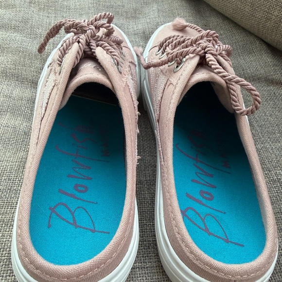 Blowfish Mauve Canvas Sneakers slip on sneakers - Picture 2 of 3